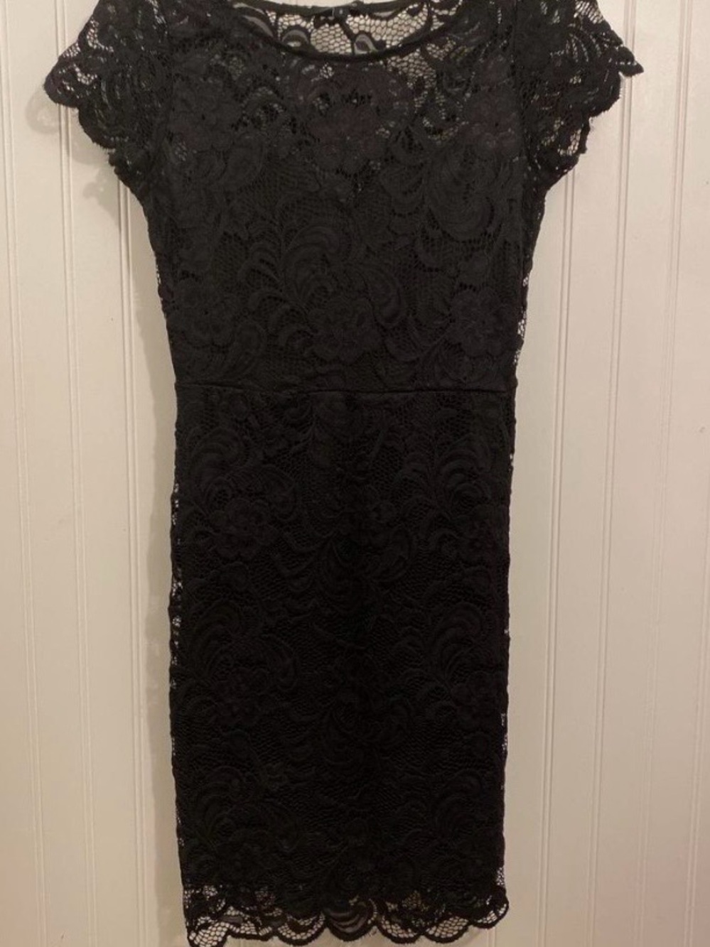 black lace bodycon dress